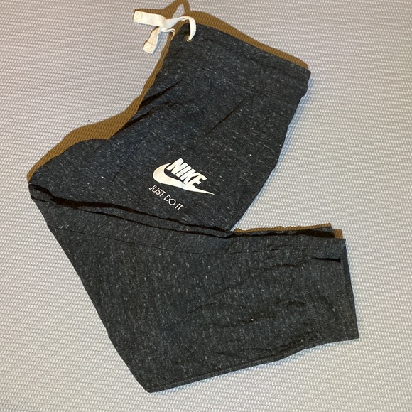 Nike Women’s lounge pants - Picture 2 of 6